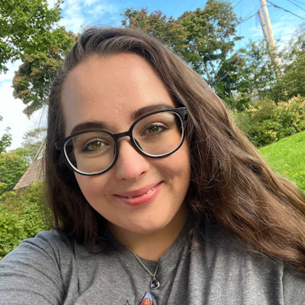 Meet your Posher, Danielle